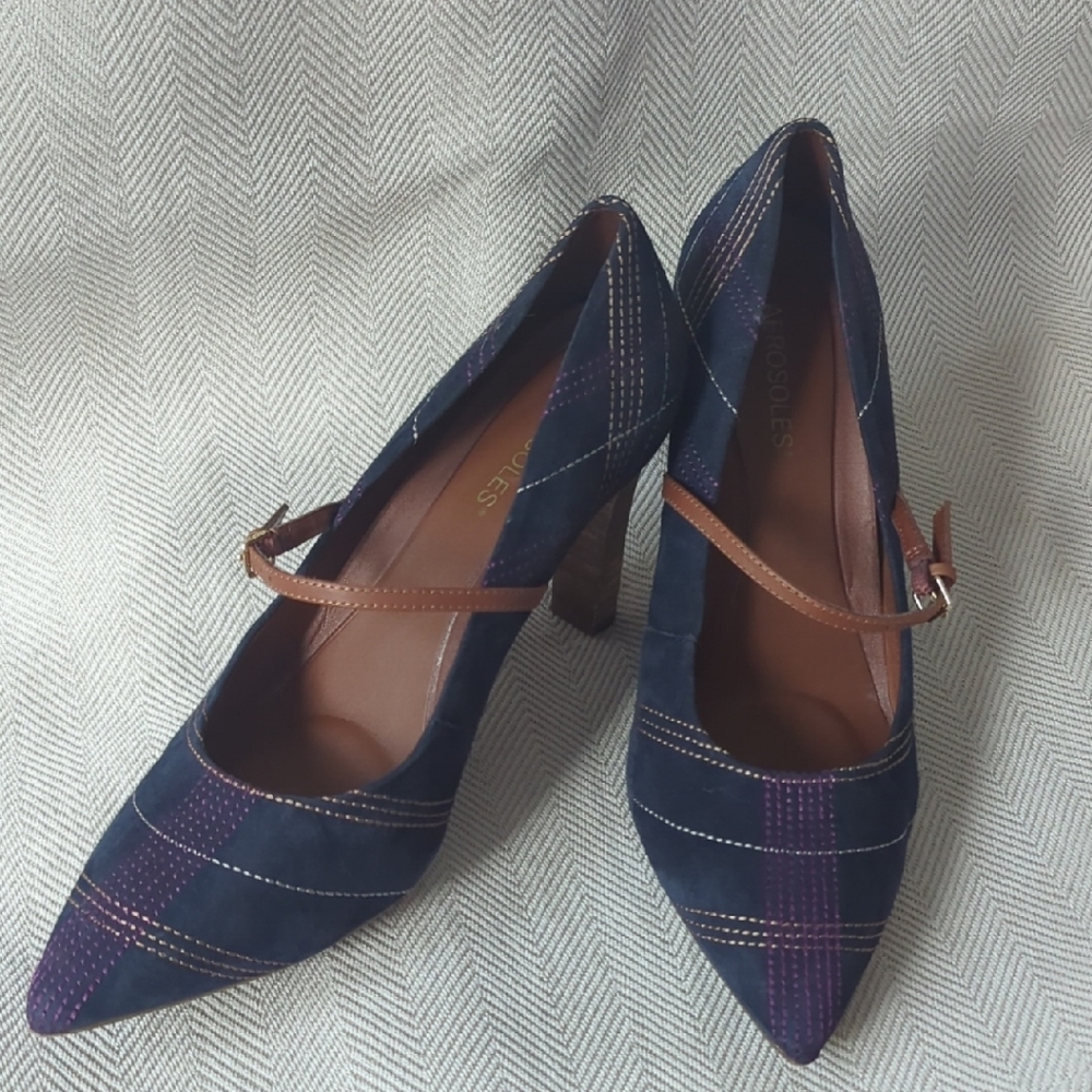 AEROSOLES Navy and Purple Heels